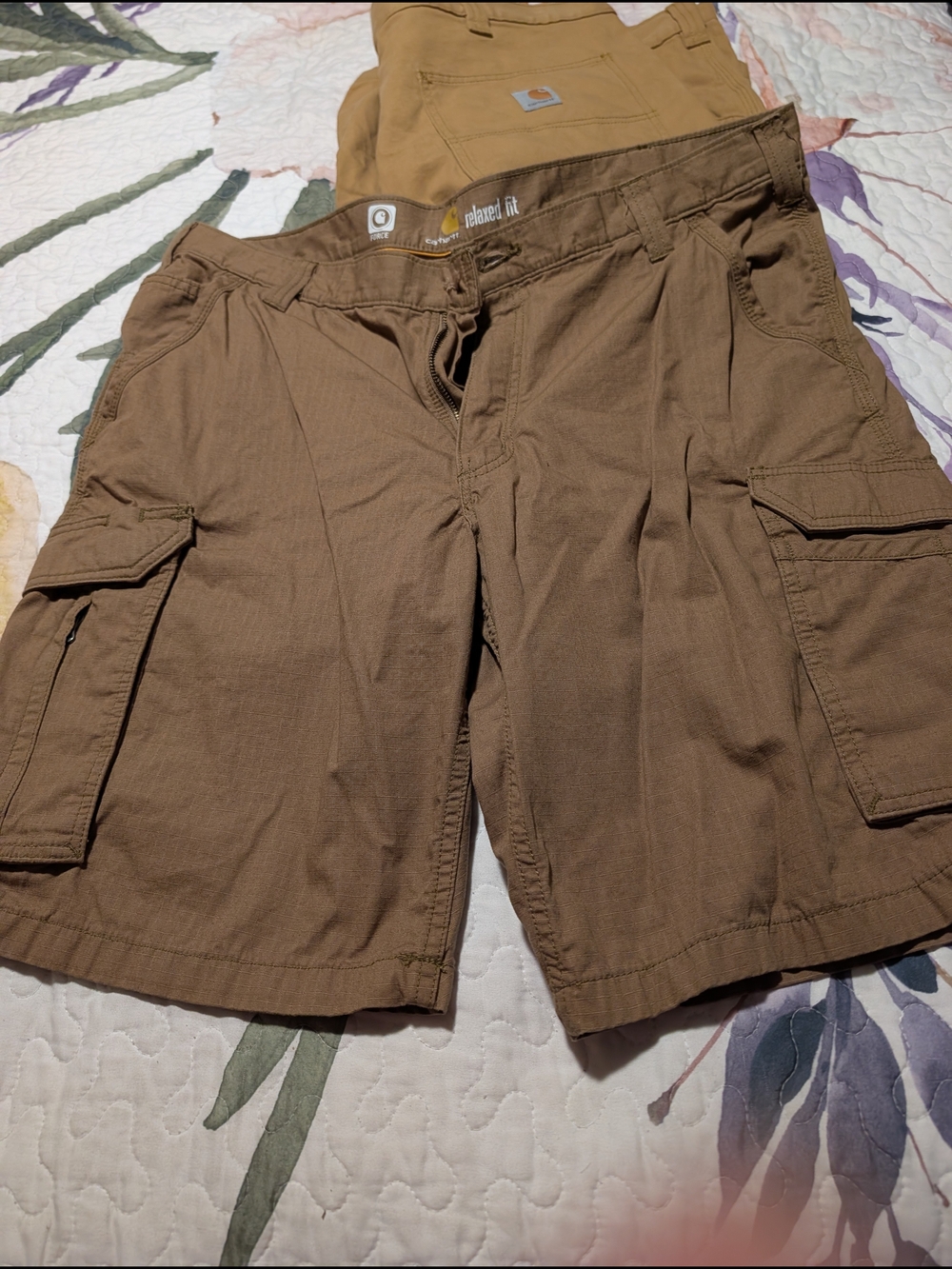 Carhartt Brown Cargo Shorts with Multiple Pockets